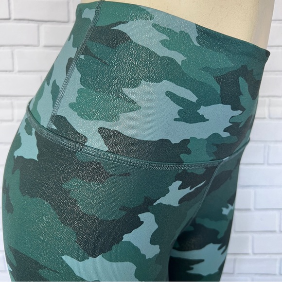 Beyond Yoga Glittery Camouflage High Rise Leggings Women’s Size Medium EUC - Picture 8 of 12